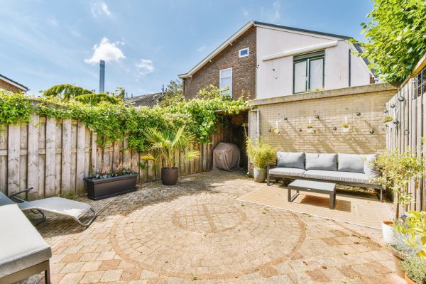 Cost of Courtyard Patio Service in Bellevue